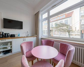 Logierhaus am Rathaus - נורדרניי - חדר אוכל