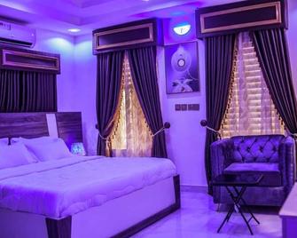 The Autograph Hotels and Apartments - Owerri - Bedroom