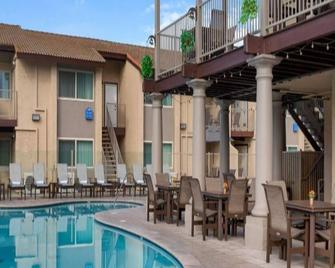 Chic hotel suite with WiFi and AC in amazing Anaheim - Anaheim