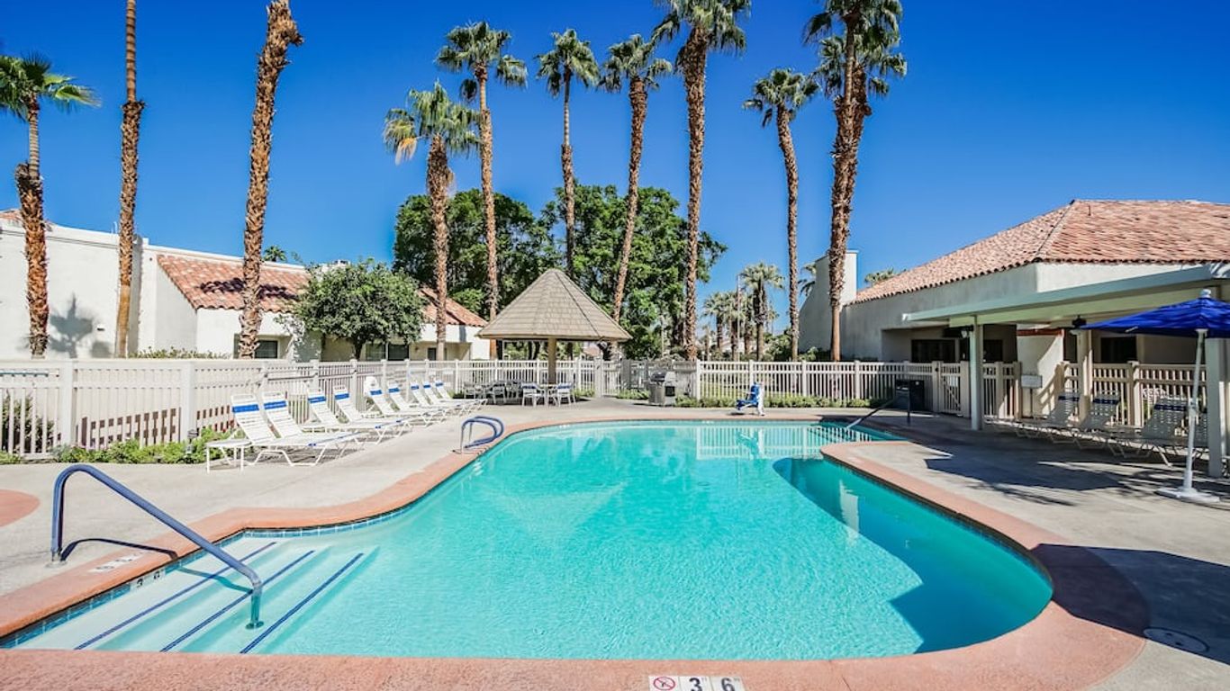 منتجع ديزرت بريزيس