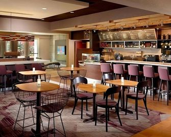 Tranquil Escape in Atlanta! 2 Spacious Units, Pets Allowed, Seasonal Pool! - Atlanta - Bar