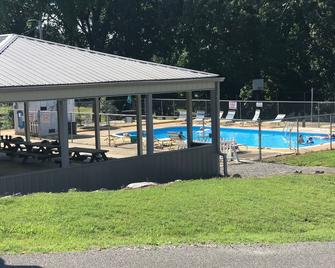 Fishermen And Families Wanted! - Hardin - Piscina