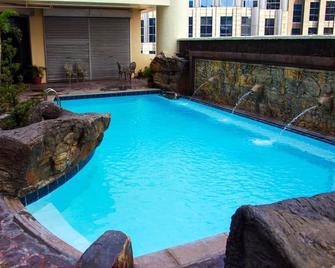 Asian Mansion Ii Condotel - Makati - Pool
