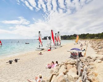 Ti Kabanouz - Arzon - Strand