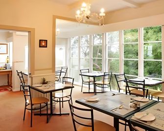 Chalet Chevron B & B Hotel - Auckland - Restaurant