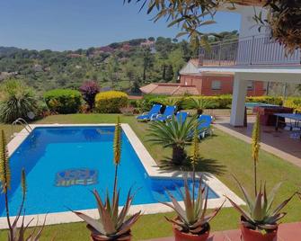 Villa Valentina - Mataró - Bể bơi