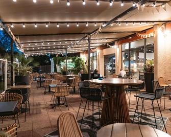 ibis Marseille Provence Aéroport - Marignane - Bar