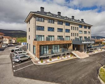 Apartamentos Silken Fontibre Iberia & Spa - Reinosa - Building