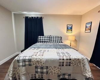 Alpine Explorers - Bossier City - Bedroom