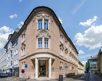 Elisabeth Old Town - Bratislava - Bina