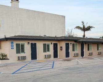 Newport Bay Inn - Costa Mesa - Edificio