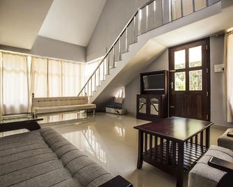 Kedara Village Resort - Sultan Bathery - Living room