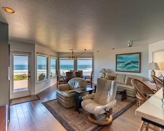 Beachfront - San Simeon - Wohnzimmer