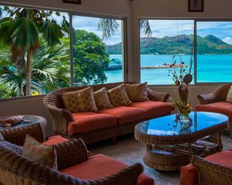 Colibri Hotel - Baie Sainte Anne - Salónek