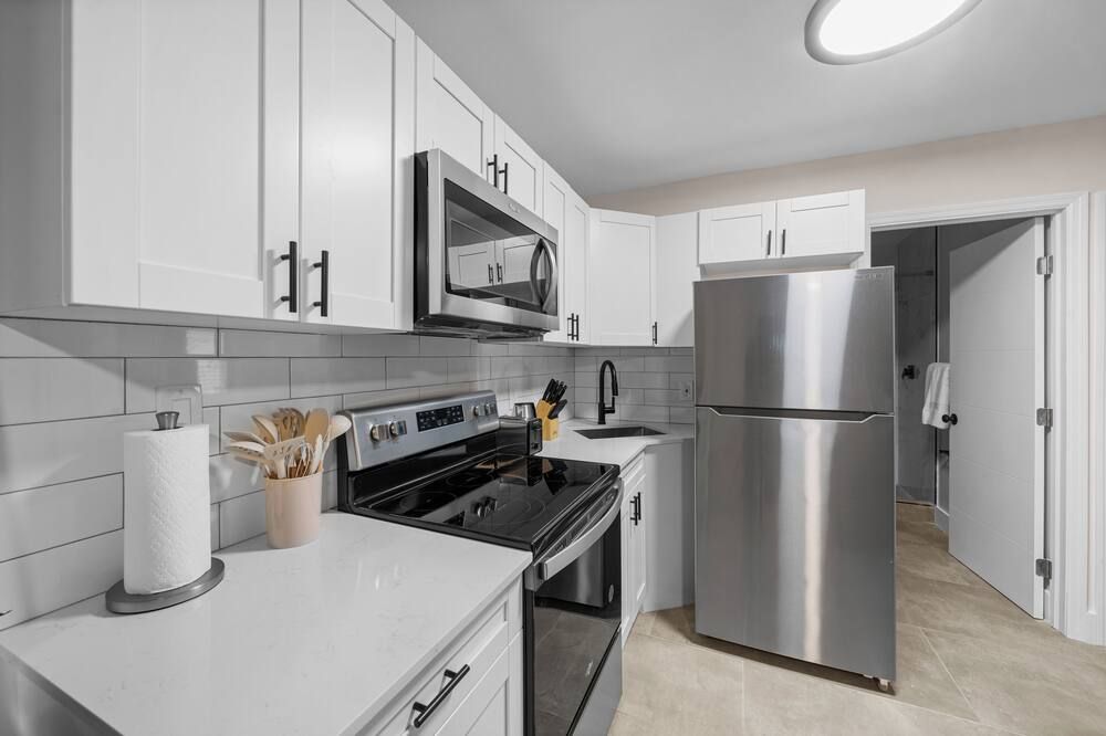 Relaxing 2-Bedroom Apartment w / Pool Access - פורט לודרדייל - מטבח