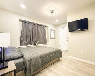 Town & Country Andover Studio Unit - Newton