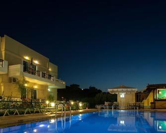 Niriides - Georgioupoli - Pool