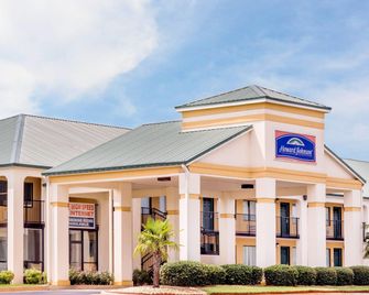 Howard Johnson by Wyndham Perry GA - Perry - Edifício