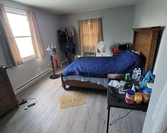 Upstate Hideway With A Tesla Charger And High-Speed Internet - Hoosick Falls - Bedroom