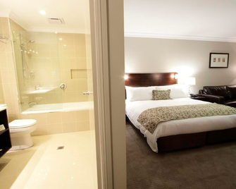 Carlyle Suites and Apartments - Wagga Wagga - Bedroom