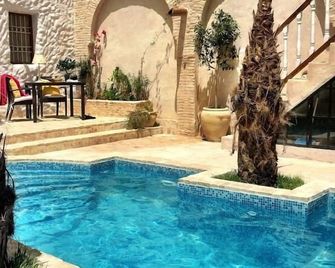 Riad Dar El Caid - Palais XIII Siecle - Tozeur - Pool