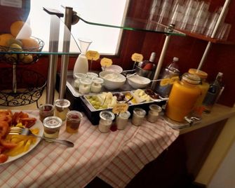 Stadt-Gut-Hotel Rheinischer Hof - Essen - Buffet