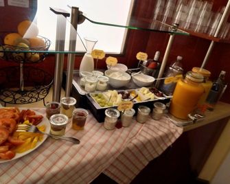 Stadt-Gut-Hotel Rheinischer Hof - Essen - Buffet
