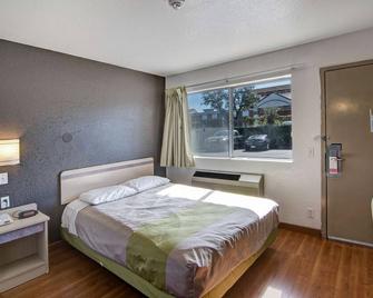 Studio 6 Grand Prairie Tx - Grand Prairie - Bedroom