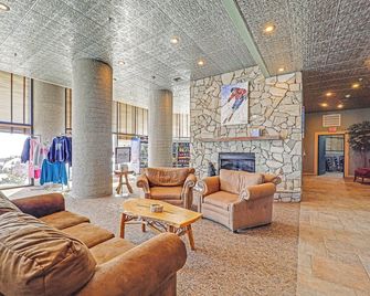 Overlooking Ski Slopes Sugar Mountain Condo! - Sugar Mountain - Lobby