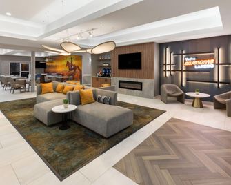 La Quinta Inn & Suites by Wyndham Laredo Airport - Laredo - Lobby