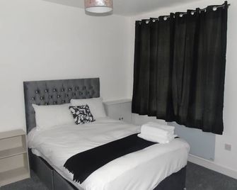 Inviting 1-Bed Ground Floor Apartment in Bolton - Bolton - Bedroom