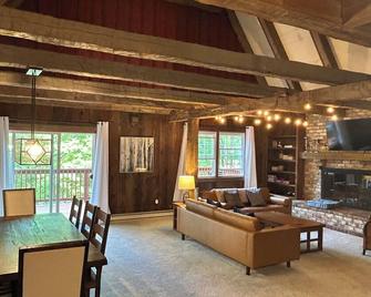 Wheel House-Secluded Chalet Close to Ohiopyle in Heart of Laurel Highlands - Somerset