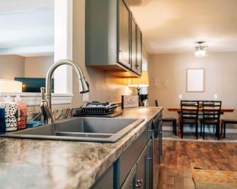 Peaceful, lakefront house on Guist Creek Lake/ Shelbyville-Bourbon Trail - Shelbyville - Кухня