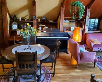 Chalet in the mountains, Massif du Vercors, 1100 meters, Piano at your disposal - Lans-en-Vercors - Salle à manger