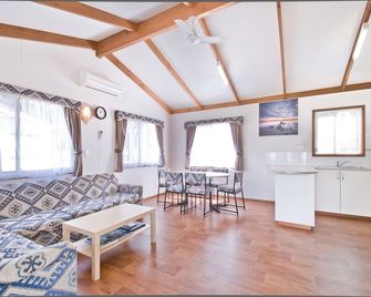 Warragul Gardens Holiday Park - Warragul - Wohnzimmer