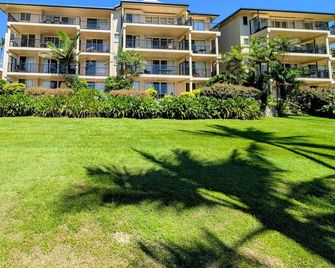 Rose Bay Resort - Bowen - Building