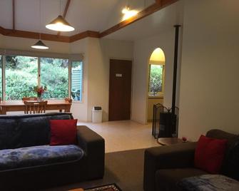 Harmony Forest Cottages & Lake side Lodge - Forest Grove - Sala de estar