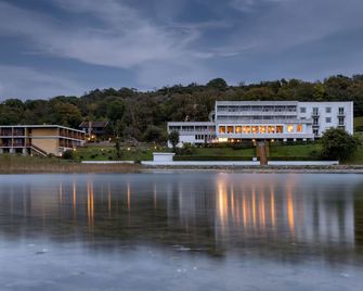 Hotel Hammersø - Adults Only - Allinge - Bygning