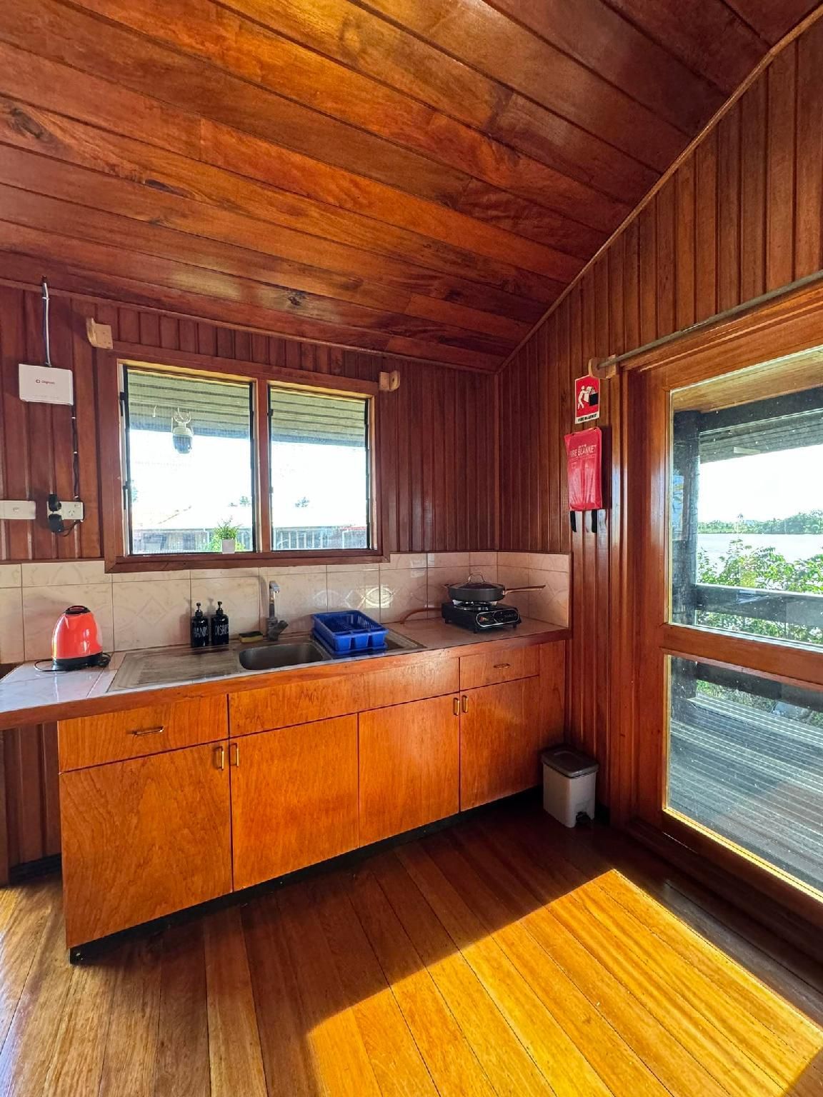 Sunset View- Villa - Pacific Harbor - מטבח