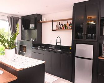 Cabana Horizonte Azul com Hidro e Churrasqueira - Santa Rosa - Cocina