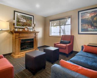 Comfort Inn Iron Mountain North - Iron Mountain - Sala
