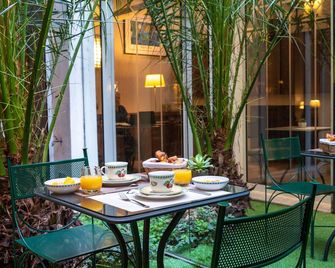Hotel Apollinaire - París - Patio