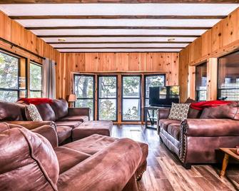 Tranquility Base - Райнлендер - Вітальня