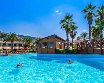 Club Residence La Castellana Mare - Belvedere Marittimo - Pool