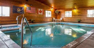 Quality Inn Ironwood - Ironwood - Pool