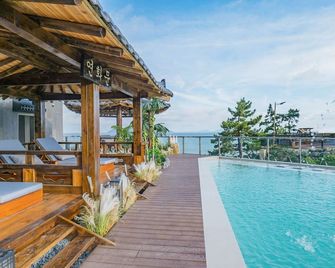 Yeonhwamoon Hotel Byeonsan - Buan - Piscina