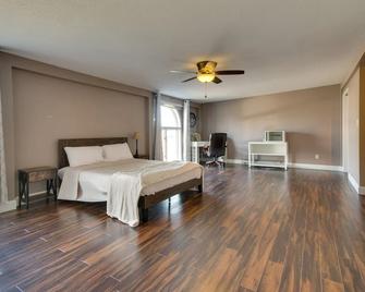 Updated Robinson Vacation Rental with Fireplace! - Robinson - Habitación