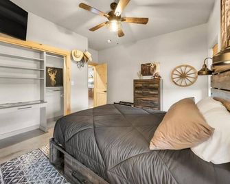 Ranch Haven Retreat - Mineral Wells - Slaapkamer