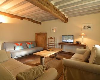 Charming half-timbered house on quiet waterside between Abbeville and Amiens - Vauchelles-lès-Domart - Living room