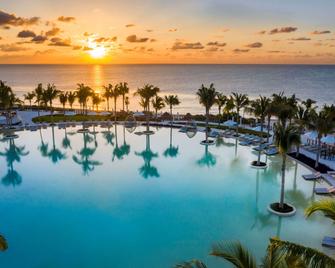 Haven Riviera Cancun Adults Only - Cancún - Piscina